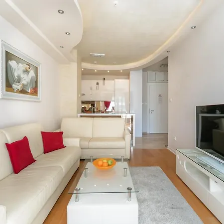Luxury Artiani * بودفا