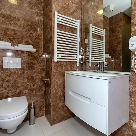 Luxury Artiani *